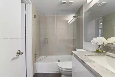 540 Brickell Key Dr #1519, Miami, FL 33131 - Photo 24