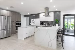 19421 NE 18th Ct, Miami, FL 33179 - Photo 2