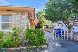 21 NW 32nd Ct, Miami, FL 33125 - Photo 4