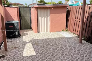 4372 W 11th Ln, Hialeah, FL 33012 - Photo 22