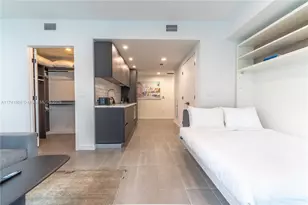 227 NE 2nd St, Miami, FL 33132 - Photo 16