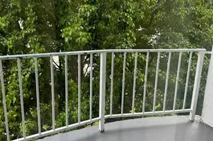 484 NW 165th St Rd, Miami, FL 33169 - Photo 2