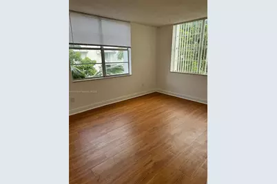 484 NW 165th St Rd #A-516, Miami, FL 33169 - Photo 4