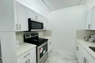 8260 SW 210th St, Cutler Bay, FL 33189 - Photo 2