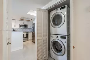 2951 S Bayshore Dr, Miami, FL 33133 - Photo 18