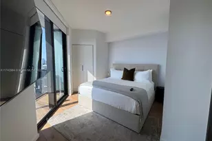 398 NE 5th St, Miami, FL 33132 - Photo 16