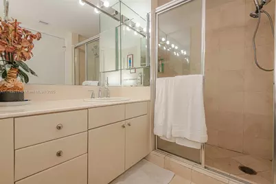 2000 Island Blvd #1708, Aventura, FL 33160 - Photo 18
