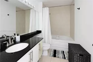 31 SE 5th St, Miami, FL 33131 - Photo 34