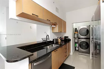 31 SE 5th St #3916, Miami, FL 33131 - Photo 28