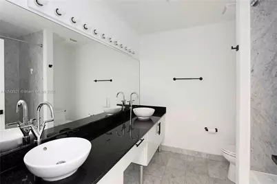 31 SE 5th St #3916, Miami, FL 33131 - Photo 38
