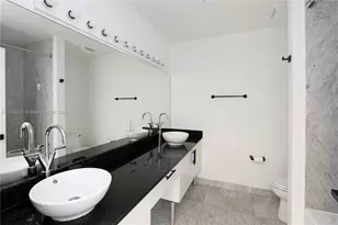 31 SE 5th St, Miami, FL 33131 - Photo 38