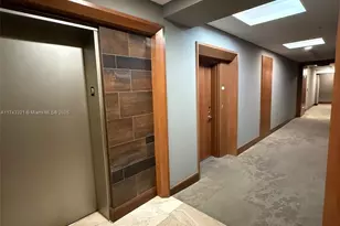 31 SE 5th St, Miami, FL 33131 - Photo 10