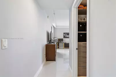 17301 Biscayne Blvd #2302, North Miami Beach, FL 33160 - Photo 36