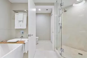 17301 Biscayne Blvd, North Miami Beach, FL 33160 - Photo 50