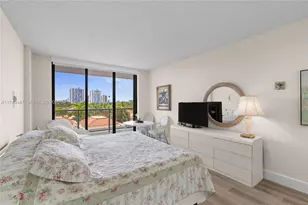 20281 E Country Club Dr, Aventura, FL 33180 - Photo 26