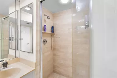 20281 E Country Club Dr #403, Aventura, FL 33180 - Photo 30