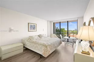 20281 E Country Club Dr, Aventura, FL 33180 - Photo 24