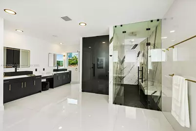 3251 NE 164th St, North Miami Beach, FL 33160 - Photo 30