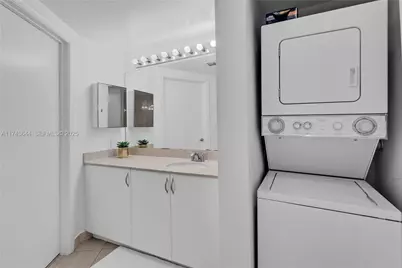 1750 N Bayshore Dr #1602, Miami, FL 33132 - Photo 12