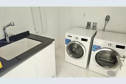 300 Biscayne Blvd Way #2304, Miami, FL 33131 - Photo 36