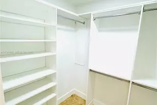 41 SE 5th St, Miami, FL 33131 - Photo 22