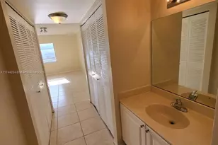 711 N Pine Island Rd, Plantation, FL 33324 - Photo 10