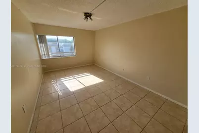 711 N Pine Island Rd #407, Plantation, FL 33324 - Photo 8