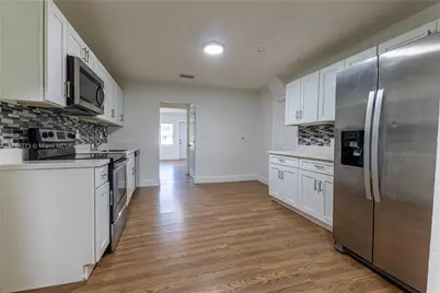 866 NW 108th St, Miami, FL 33168 - Photo 8