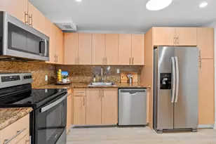 100 Bayview Dr, Sunny Isles Beach, FL 33160 - Photo 4