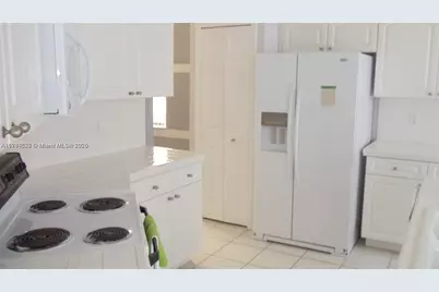 575 SE 29th Dr, Homestead, FL 33033 - Photo 12