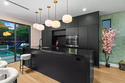 410 NW 52nd St, Miami, FL 33127 - Photo 42