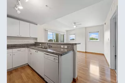 2740 SW 28th Ter #508, Miami, FL 33133 - Photo 4