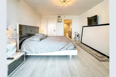 100 Bayview Dr #721, Sunny Isles Beach, FL 33160 - Photo 8