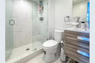 100 Bayview Dr #721, Sunny Isles Beach, FL 33160 - Photo 14