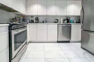 100 Bayview Dr, Sunny Isles Beach, FL 33160 - Photo 6