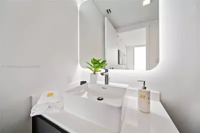 227 NE 2nd St #3106, Miami, FL 33132 - Photo 18