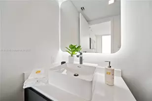 227 NE 2nd St, Miami, FL 33132 - Photo 18