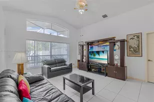 13275 NW 15th St, Pembroke Pines, FL 33028 - Photo 8