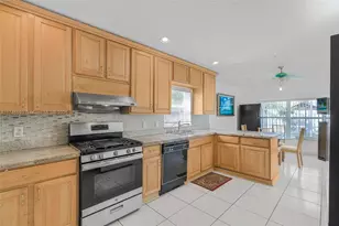 13275 NW 15th St, Pembroke Pines, FL 33028 - Photo 4