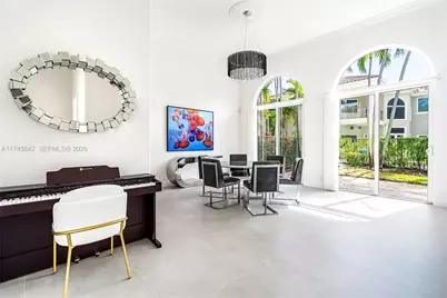 920 Captiva Dr, Hollywood, FL 33019 - Photo 18