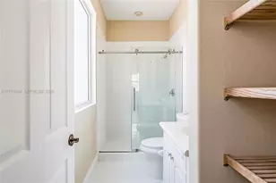 920 Captiva Dr, Hollywood, FL 33019 - Photo 48