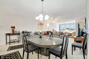 10456 NW 24th Pl, Sunrise, FL 33322 - Photo 16