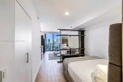 398 NE 5th St #2205, Miami, FL 33132 - Photo 2
