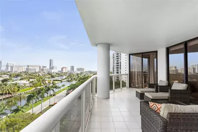 3600 Yacht Club Dr #902, Aventura, FL 33180 - Photo 4