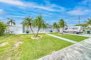 12620 SW 252nd Ter, Homestead, FL 33032 - Photo 2