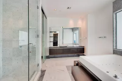 200 Biscayne Boulevard Way #5304, Miami, FL 33131 - Photo 10