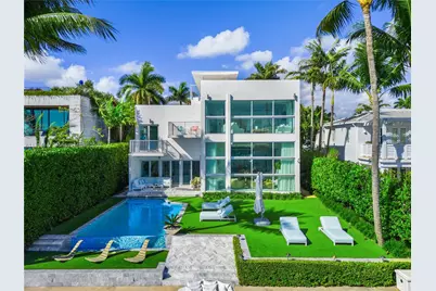 227 E Dilido Dr, Miami Beach, FL 33139 - Photo 14