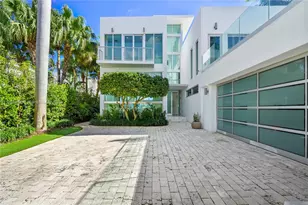 227 E Dilido Dr, Miami Beach, FL 33139 - Photo 18