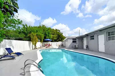 730 N 64th Ave, Hollywood, FL 33024 - Photo 14