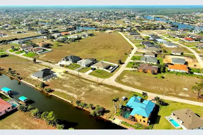 1939 NW 34th Pl, Cape Coral, FL 33993 - Photo 2